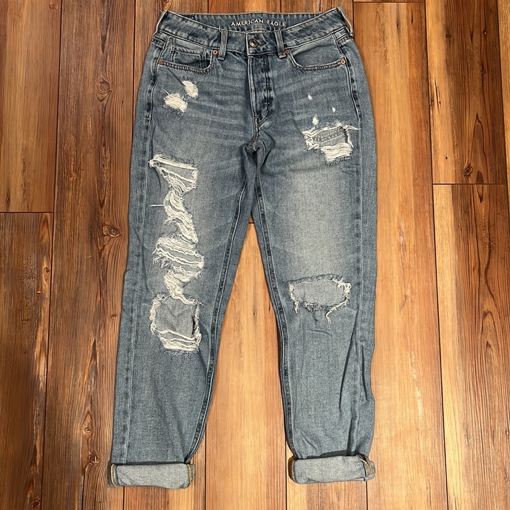 American Eagle Ripped Tomgirl Jeans